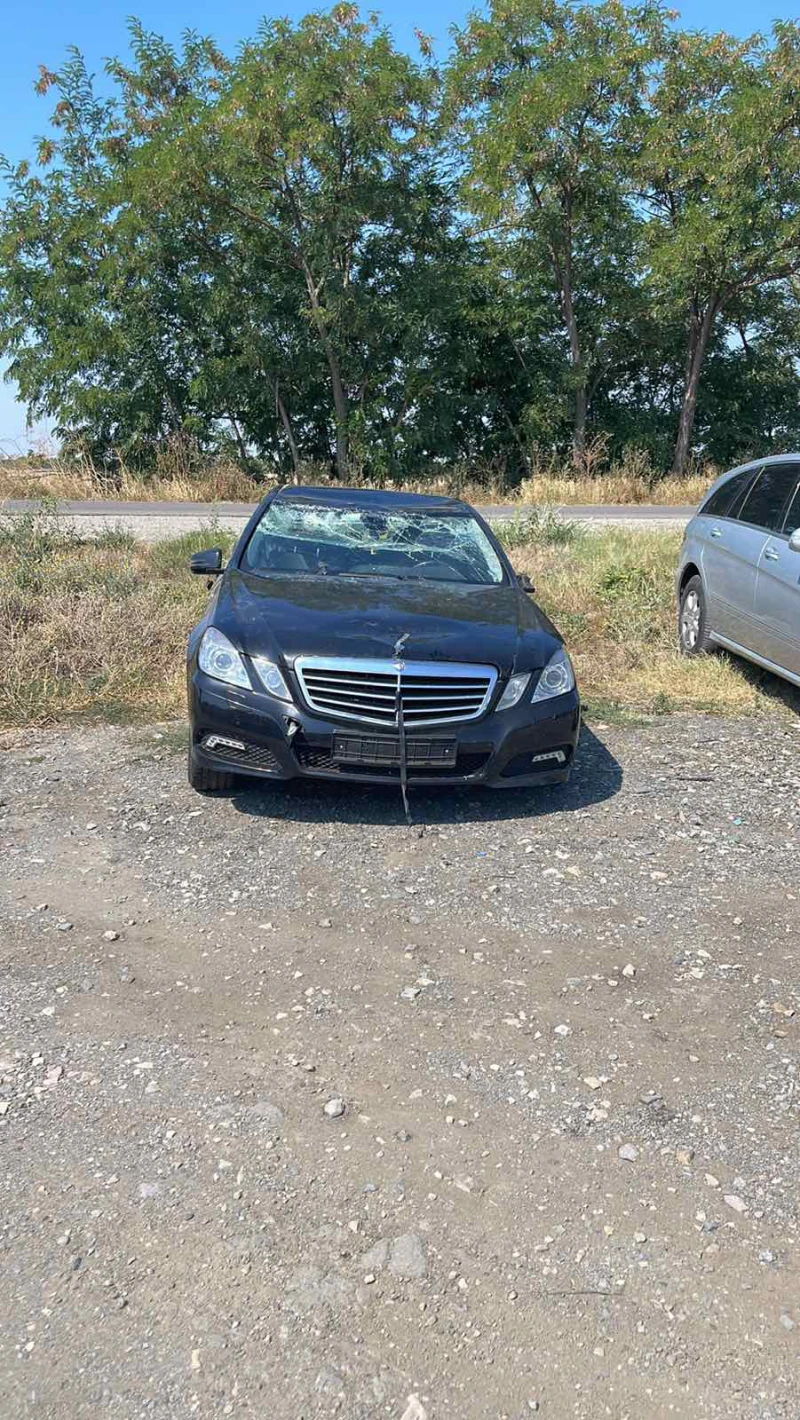 Mercedes-Benz E 250 На части, снимка 7 - Автомобили и джипове - 37887575