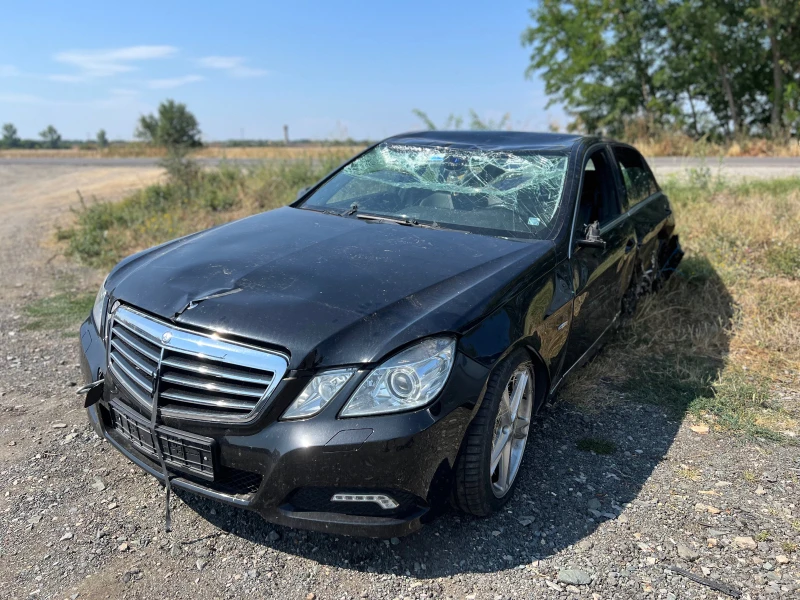 Mercedes-Benz E 250 На части, снимка 1 - Автомобили и джипове - 37887575