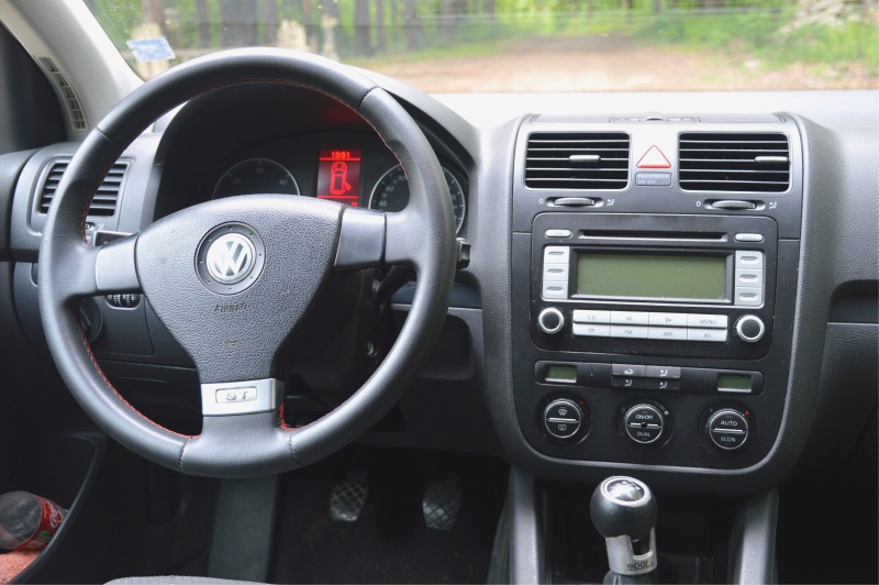 VW Golf 2.0TDI (GT), снимка 6 - Автомобили и джипове - 46448884