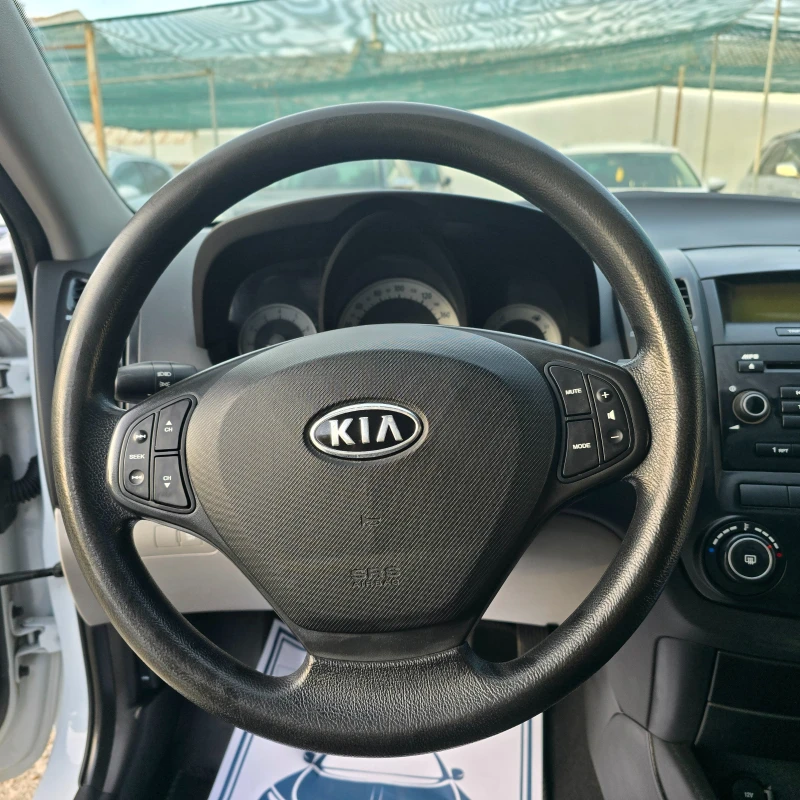 Kia Ceed 1.4i ГАЗ, снимка 12 - Автомобили и джипове - 47365307