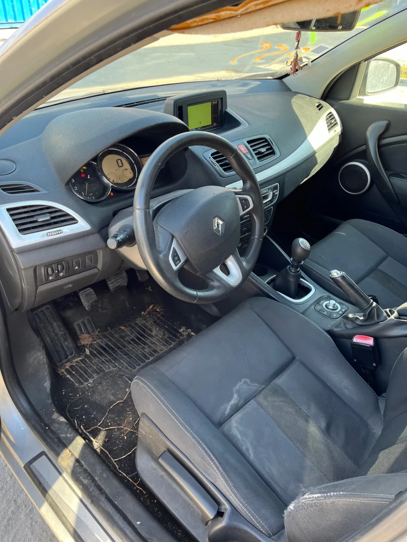 Renault Megane 1.9/131/НОВ ВНОС, снимка 6 - Автомобили и джипове - 47883357