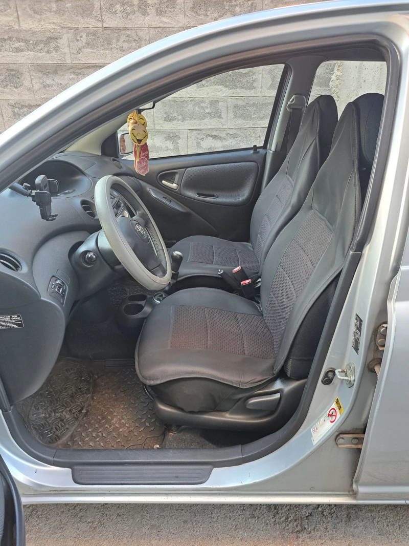 Toyota Yaris, снимка 11 - Автомобили и джипове - 47958307