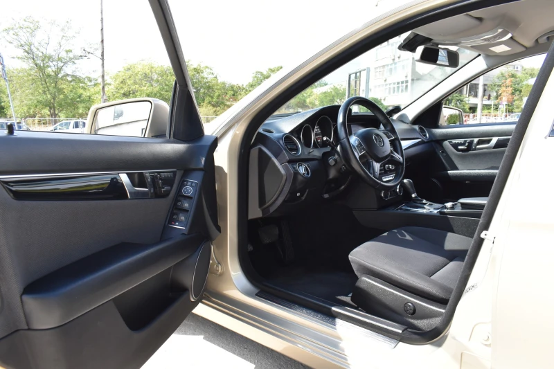 Mercedes-Benz C 180 COMPRESSOR* GOLD-EDITION* AUTOMAT, снимка 9 - Автомобили и джипове - 50950790