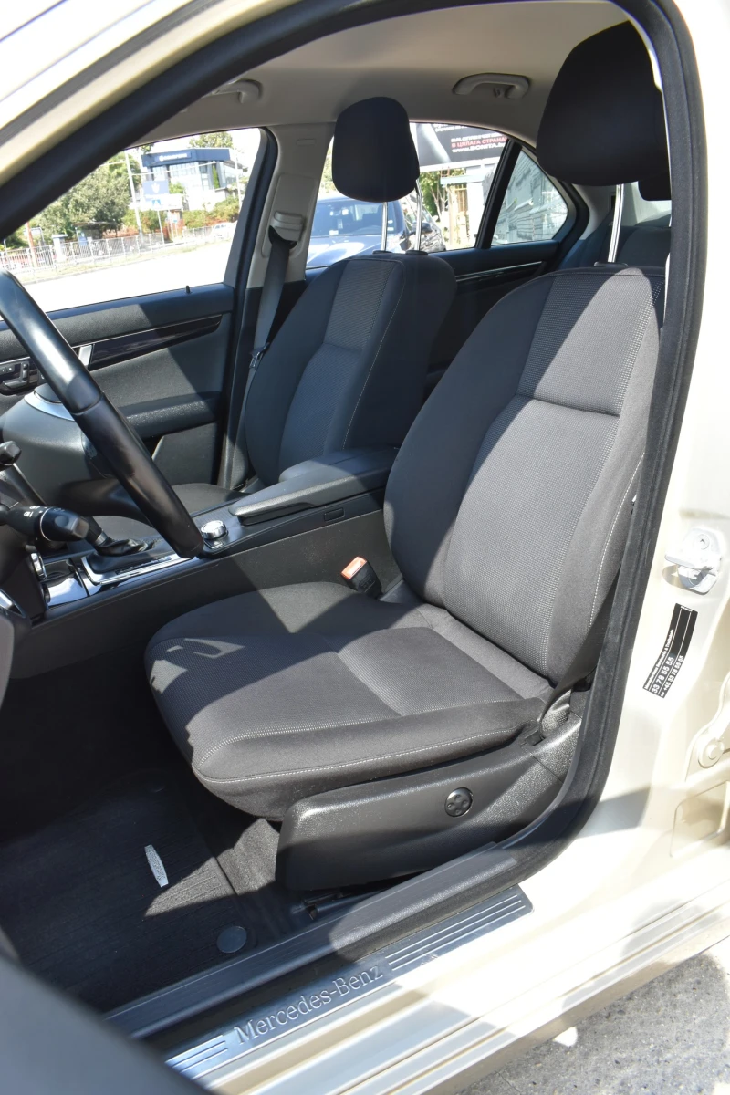 Mercedes-Benz C 180 COMPRESSOR* GOLD-EDITION* AUTOMAT, снимка 12 - Автомобили и джипове - 50950790