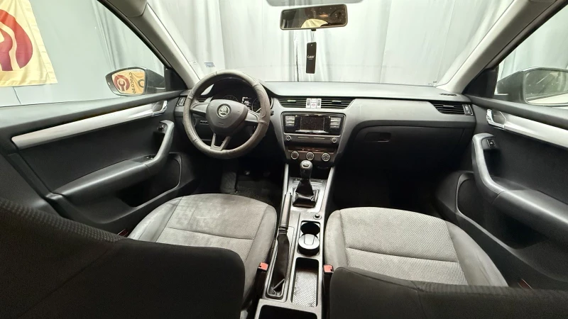 Skoda Octavia, снимка 2 - Автомобили и джипове - 51930020