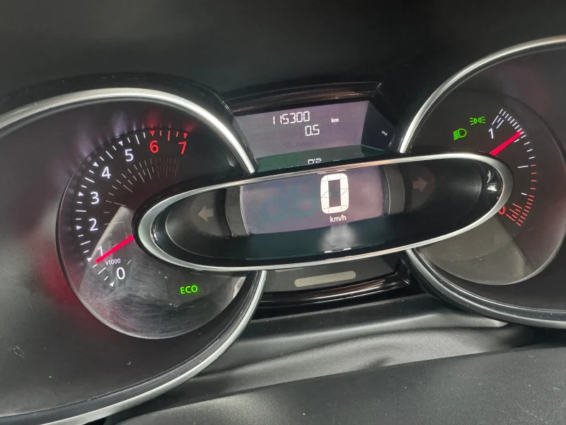 Renault Clio Уникат, снимка 13 - Автомобили и джипове - 51950970