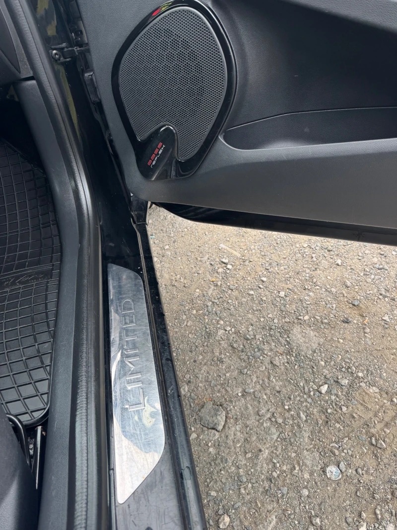 Renault Clio Уникат, снимка 12 - Автомобили и джипове - 51950970