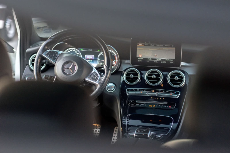 Mercedes-Benz C 220 4Matic AMG / Digital Cockpit, снимка 9 - Автомобили и джипове - 52965353