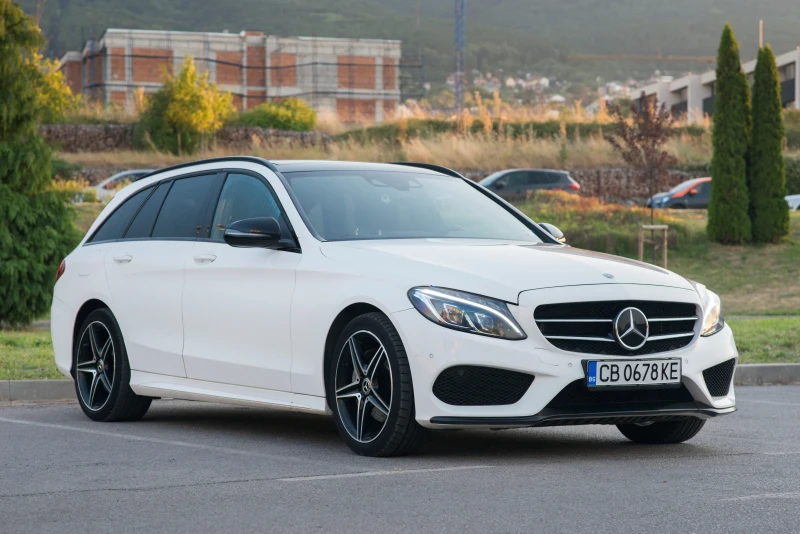 Mercedes-Benz C 220 4Matic AMG / Digital Cockpit, снимка 2 - Автомобили и джипове - 52965353
