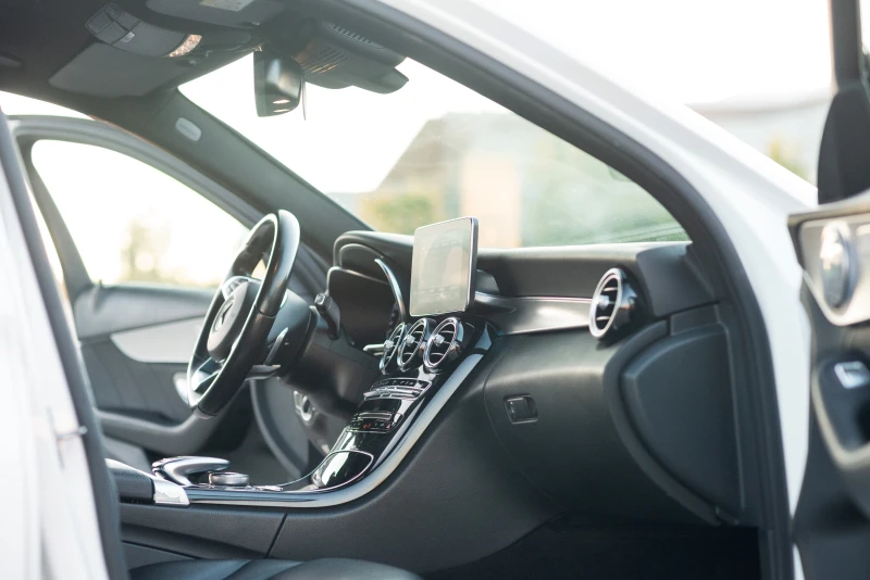 Mercedes-Benz C 220 4Matic AMG / Digital Cockpit, снимка 8 - Автомобили и джипове - 52965353