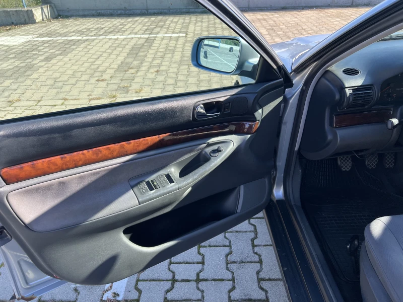 Audi A4 1.9 TDI, снимка 11 - Автомобили и джипове - 52159621