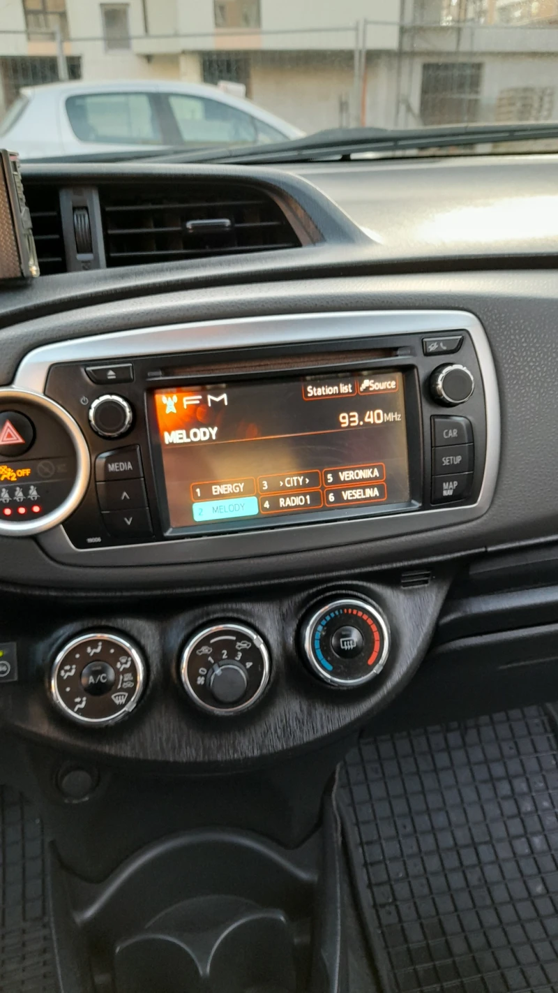 Toyota Yaris, снимка 5 - Автомобили и джипове - 52997933