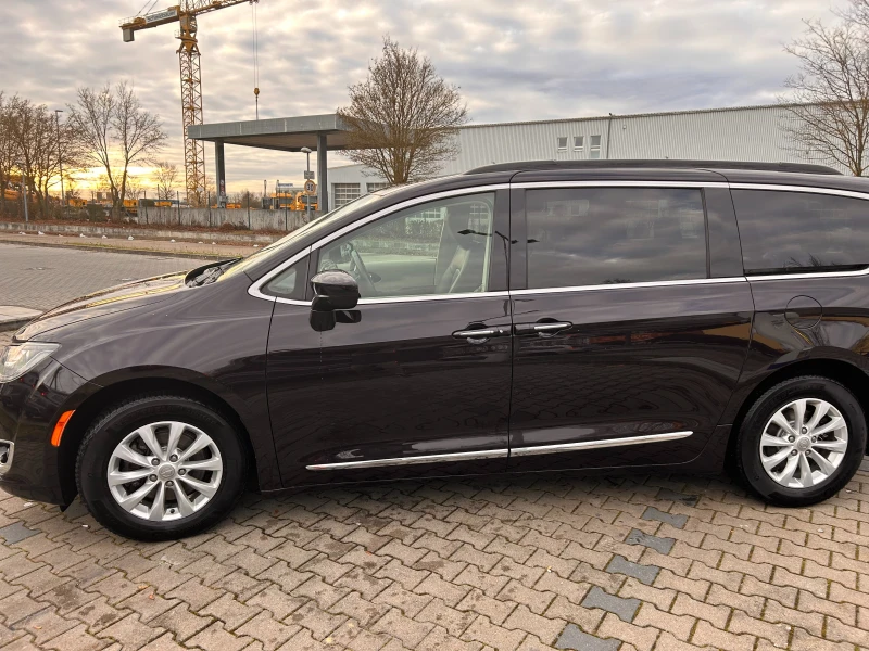 Chrysler Pacifica, снимка 2 - Автомобили и джипове - 53047547