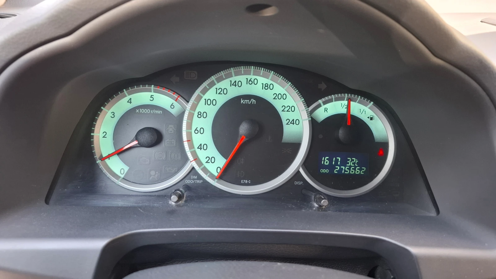 Toyota Corolla verso  - изображение 10