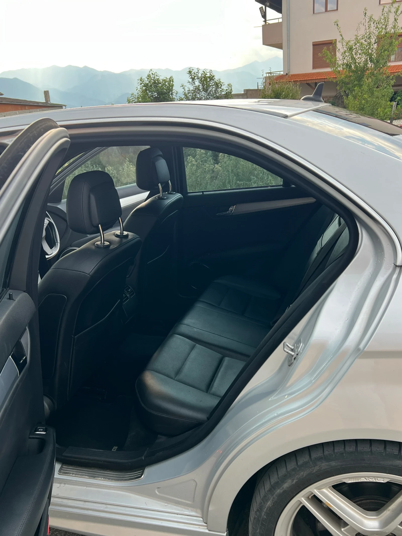Mercedes-Benz C 320  - изображение 9