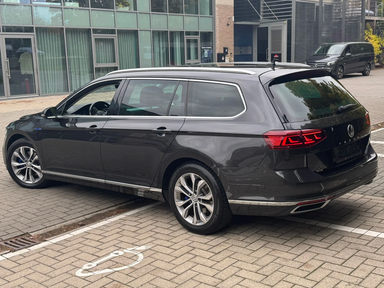 VW Passat GTE - изображение 4