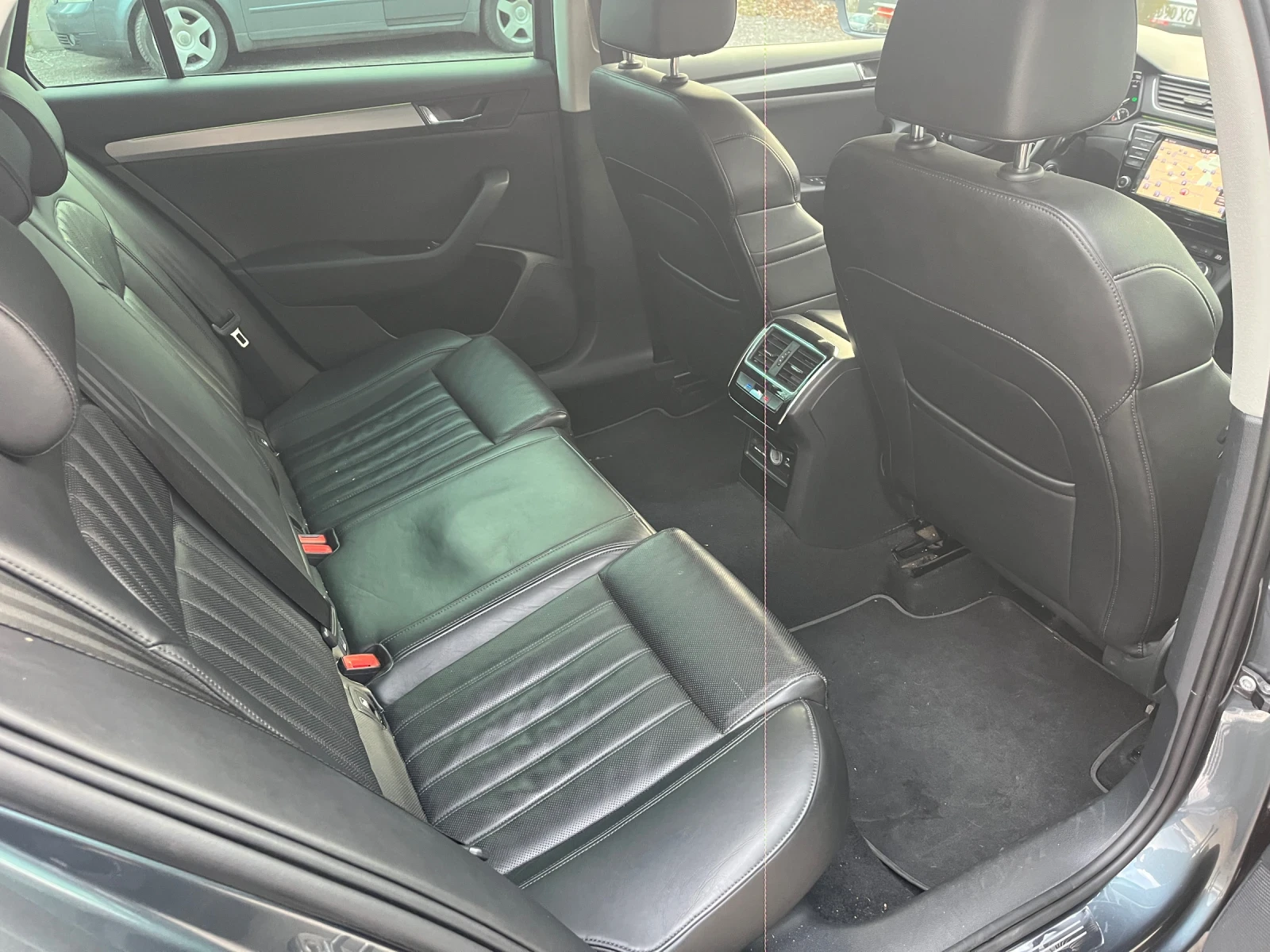 Skoda Superb 2.0TSI 4x4 280hp DSG  - изображение 7