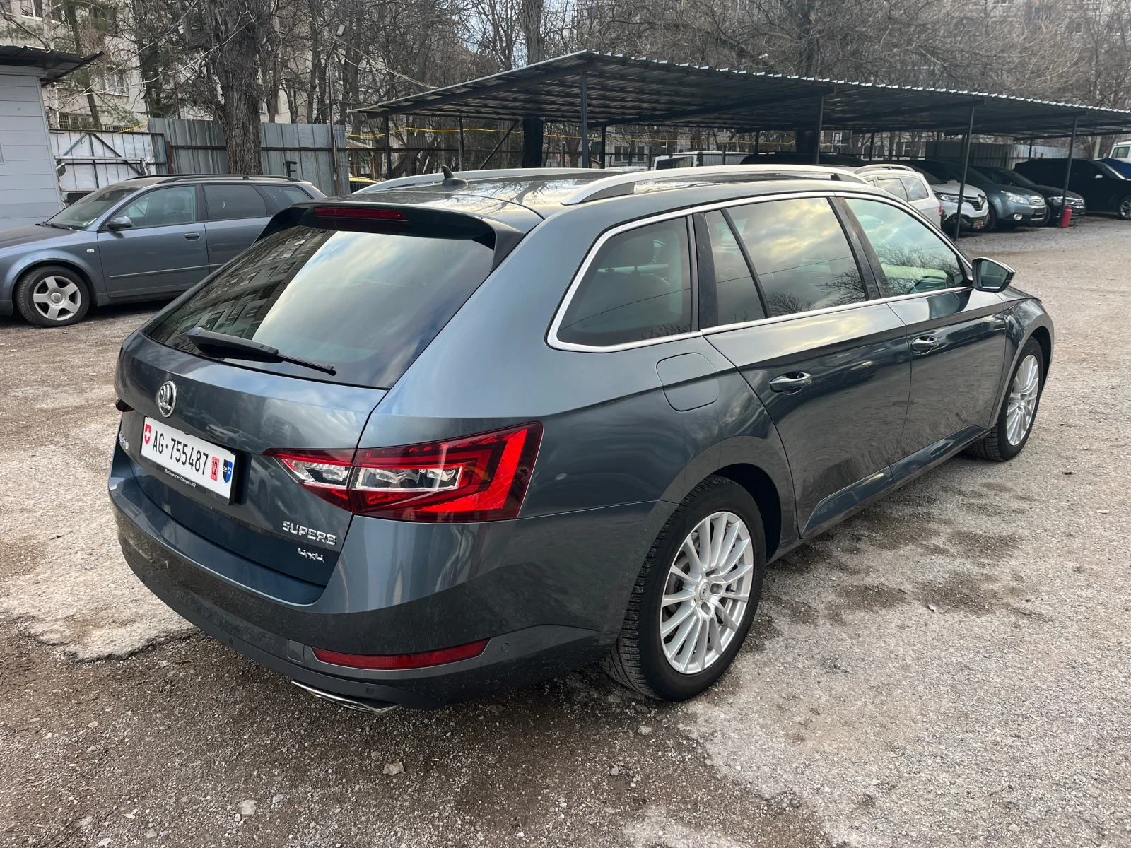 Skoda Superb 2.0TSI 4x4 280hp DSG  - изображение 5