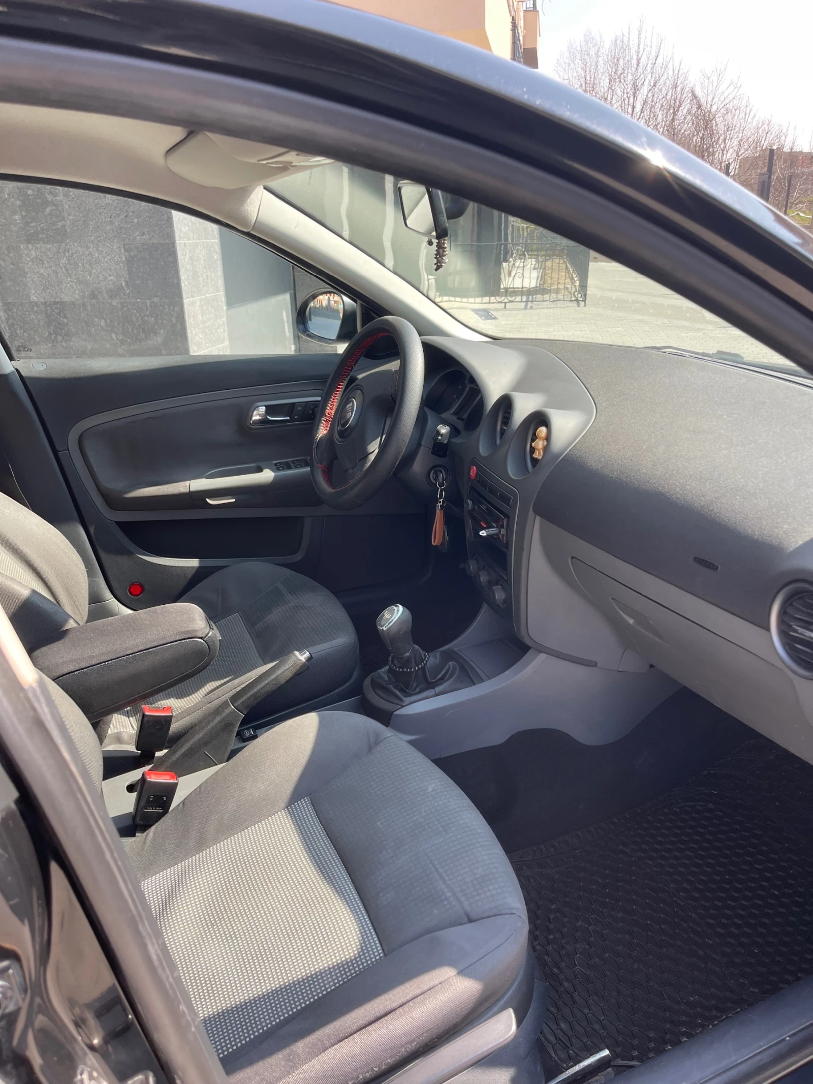 Seat Ibiza, снимка 7 - Автомобили и джипове - 53747647