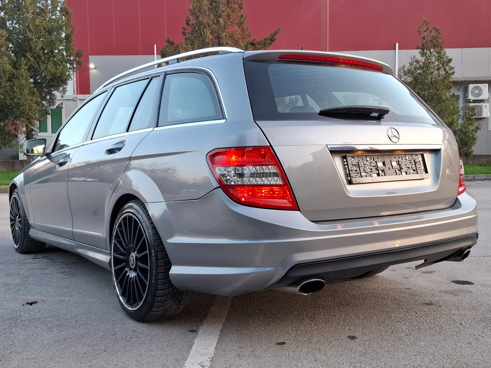Mercedes-Benz C 320 3.0CDI V6 224hp * AVANTGARD * КЛИМАТРОНИК * EURO 4, снимка 8 - Автомобили и джипове - 53996426