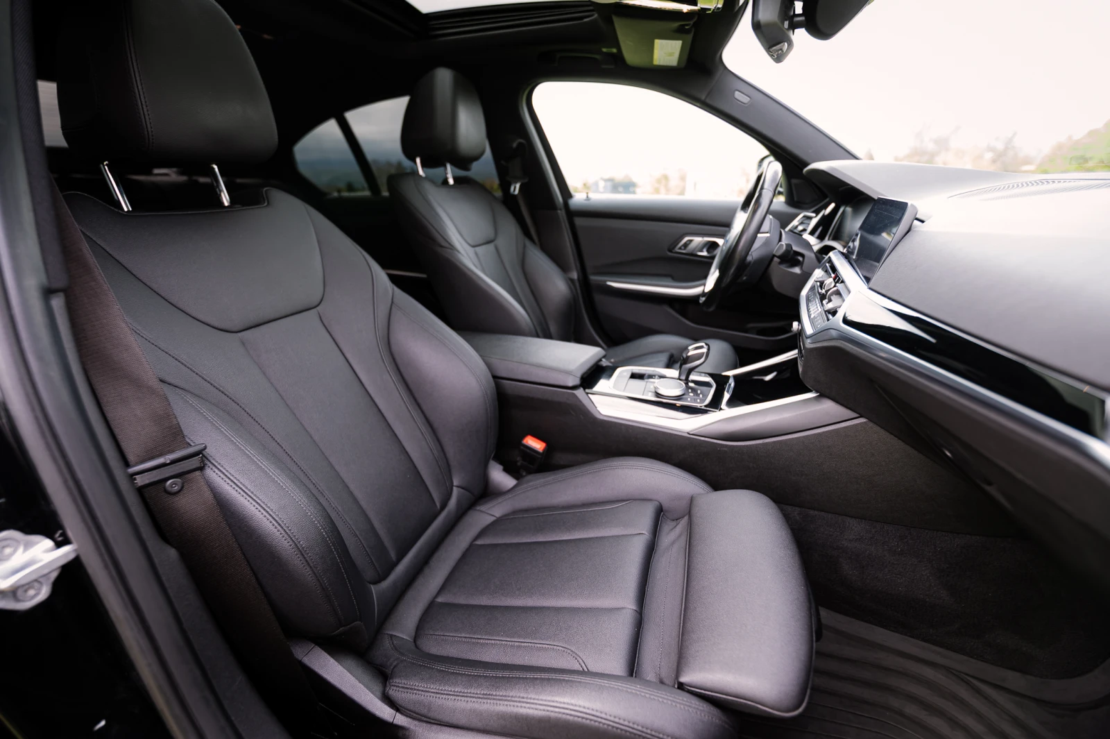 BMW 330 xDrive, снимка 10 - Автомобили и джипове - 54282804