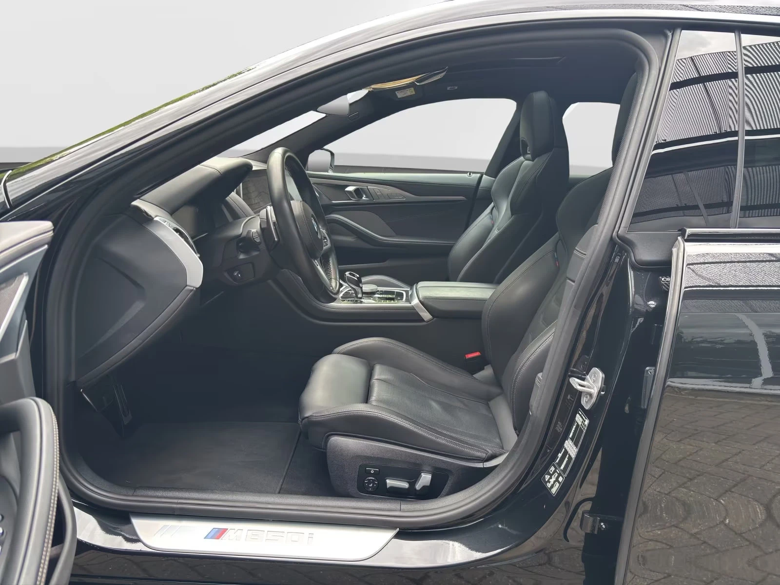 BMW 850 xDRIVE/GRANCOUPE/360/HUD/PANO/LASER/ACC/H&K/467z, снимка 13 - Автомобили и джипове - 54823117