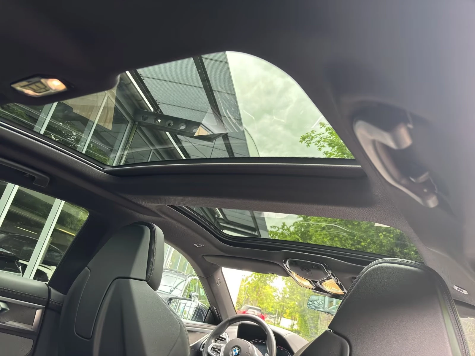 BMW 850 xDRIVE/GRANCOUPE/360/HUD/PANO/LASER/ACC/H&K/467z, снимка 16 - Автомобили и джипове - 54823117