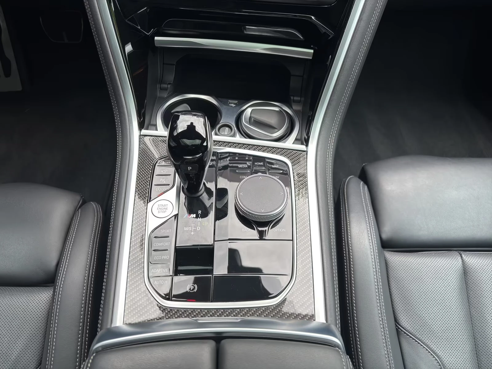 BMW 850 xDRIVE/GRANCOUPE/360/HUD/PANO/LASER/ACC/H&K/467z, снимка 11 - Автомобили и джипове - 54823117