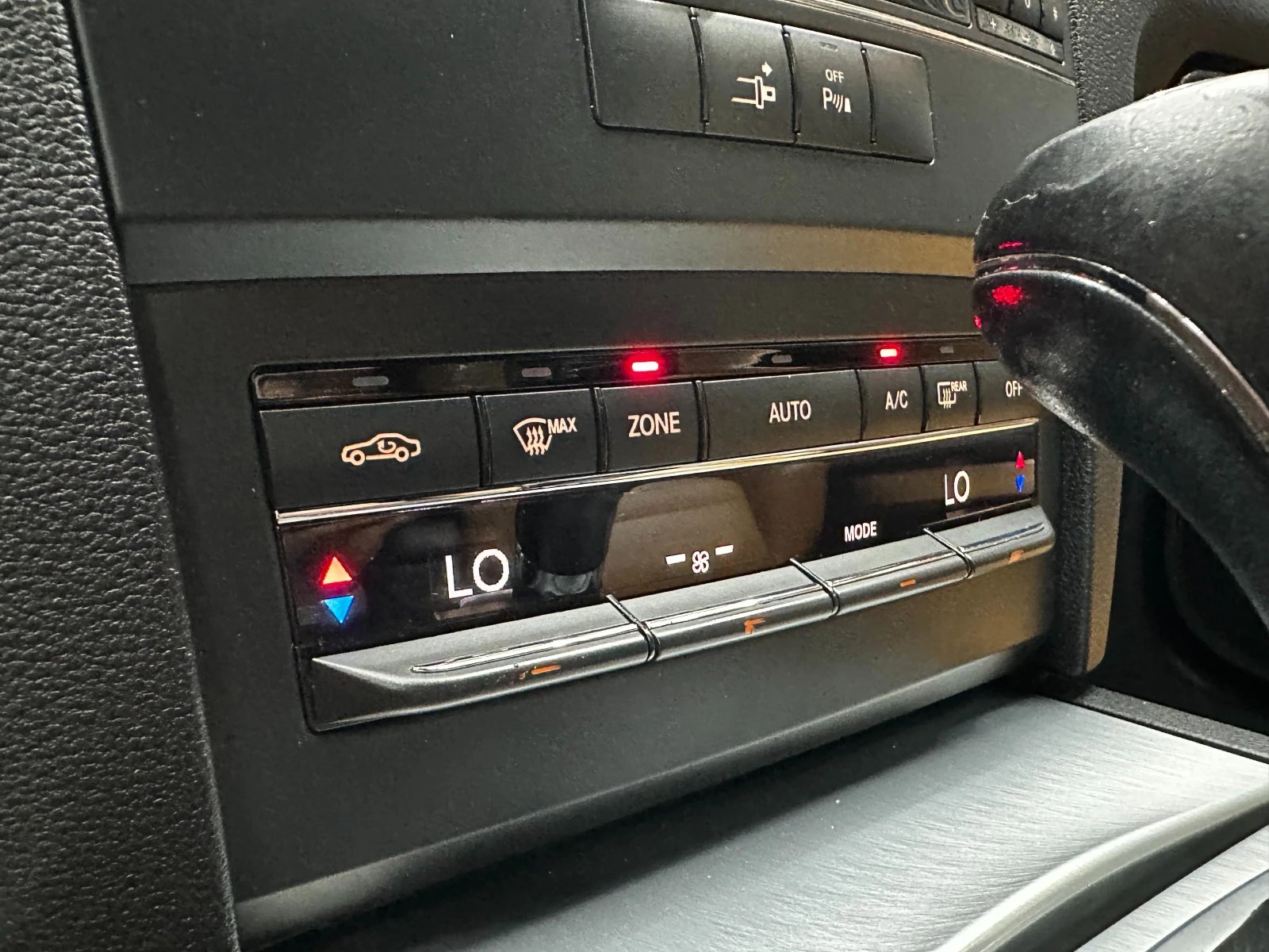 Mercedes-Benz E 350 CGI 3.5i 292 к.с., снимка 13 - Автомобили и джипове - 55377847