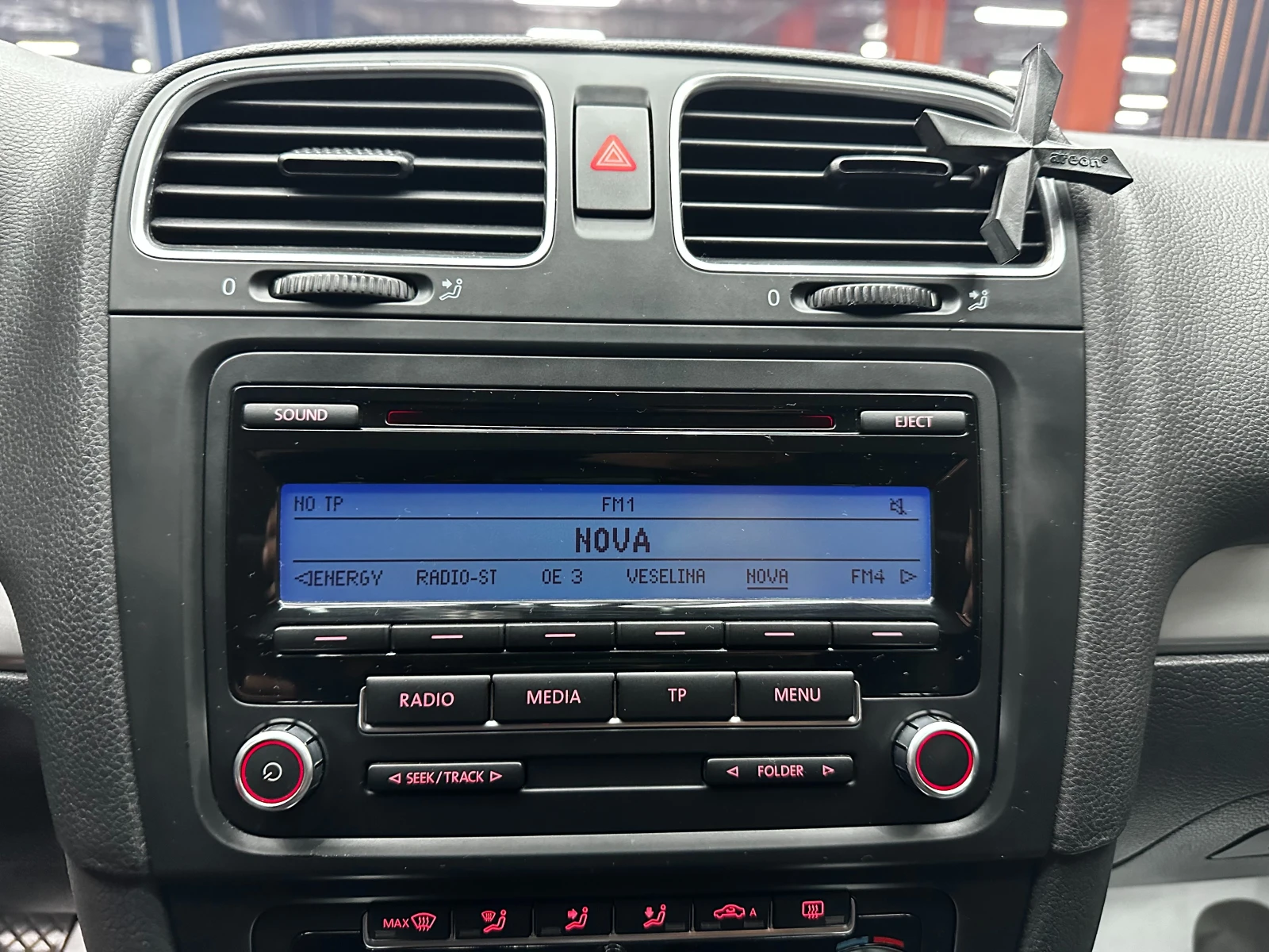 VW Golf 1.4i 122 к.с., снимка 13 - Автомобили и джипове - 55830280