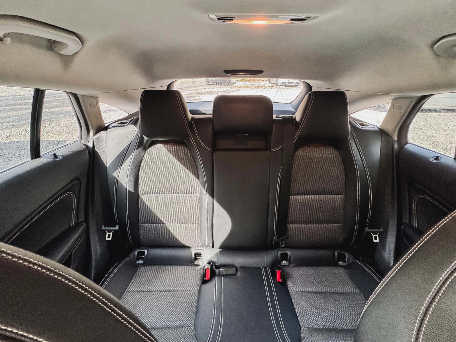 Mercedes-Benz CLA, снимка 12 - Автомобили и джипове - 56451415