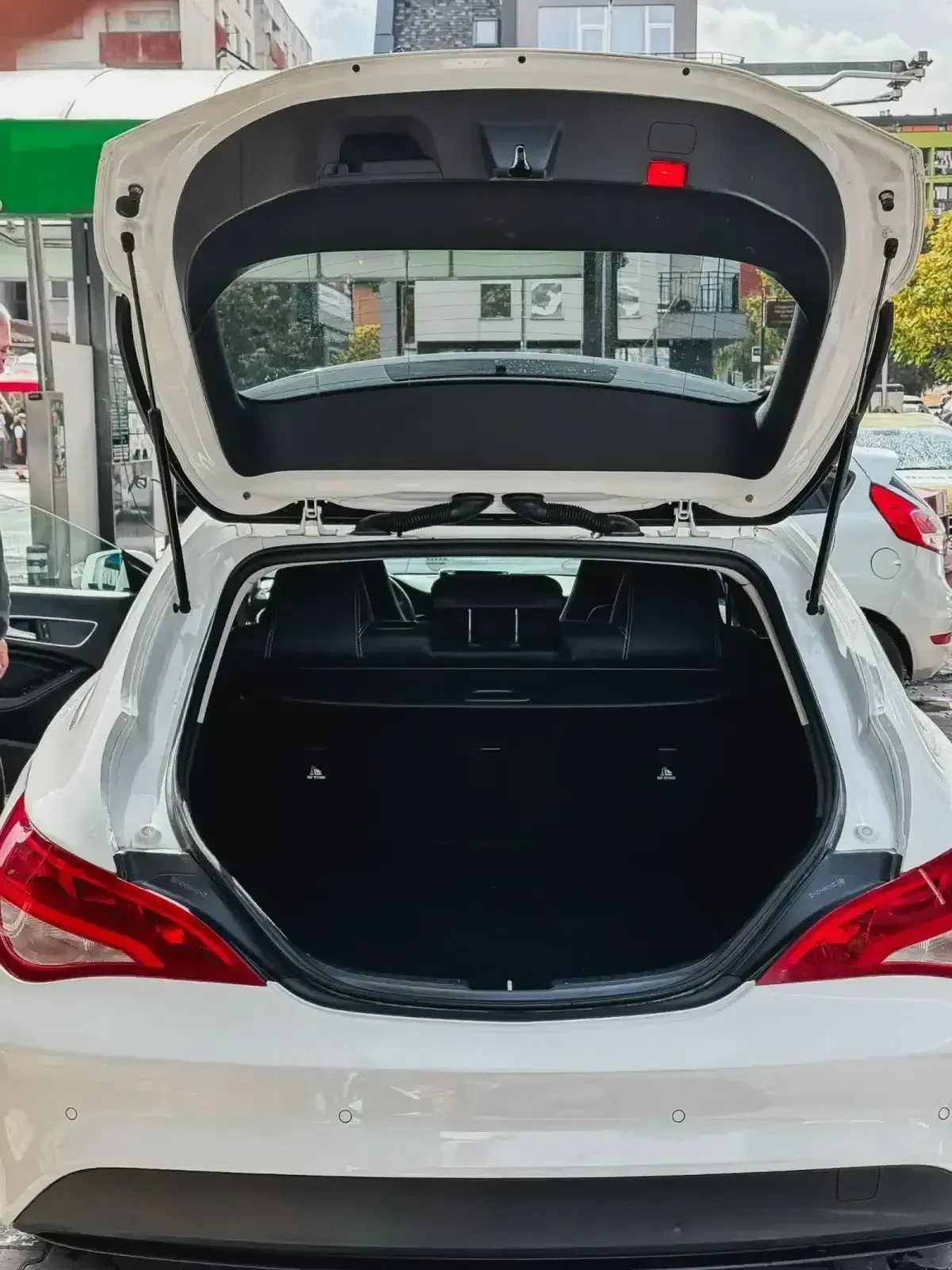 Mercedes-Benz CLA, снимка 4 - Автомобили и джипове - 56451415
