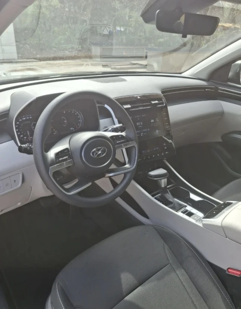 Hyundai Tucson, снимка 4 - Автомобили и джипове - 52736343