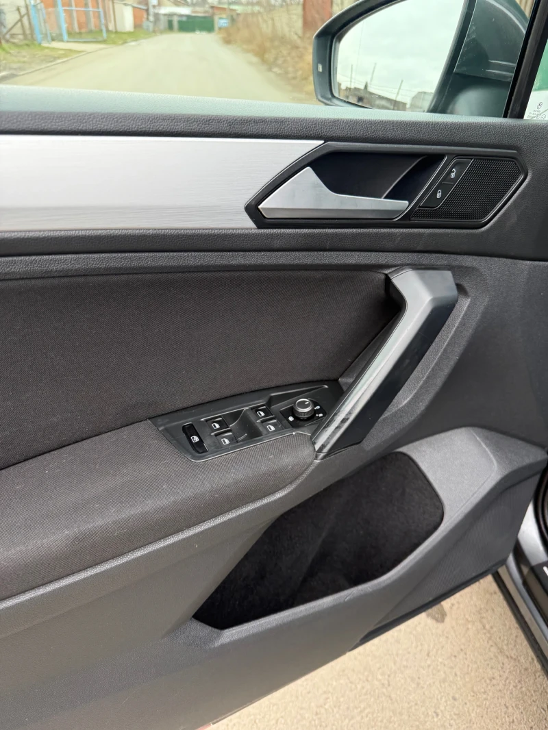 VW Tiguan 1.4, снимка 11 - Автомобили и джипове - 53239261