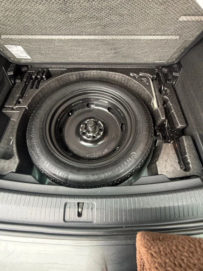 VW Tiguan 1.4, снимка 17 - Автомобили и джипове - 53239261