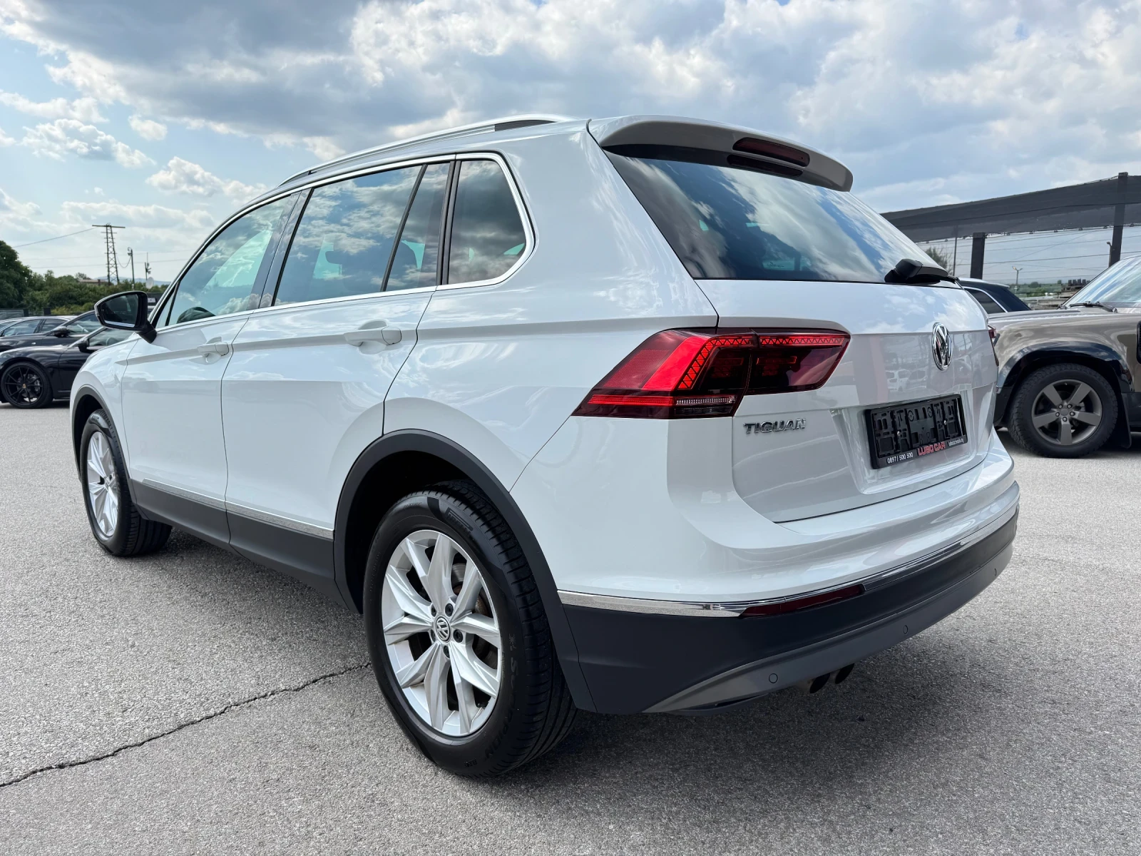 VW Tiguan 2.0D-4 MOTION-FULL LED-DIGITAL-DISTRONIC-TOP - изображение 3