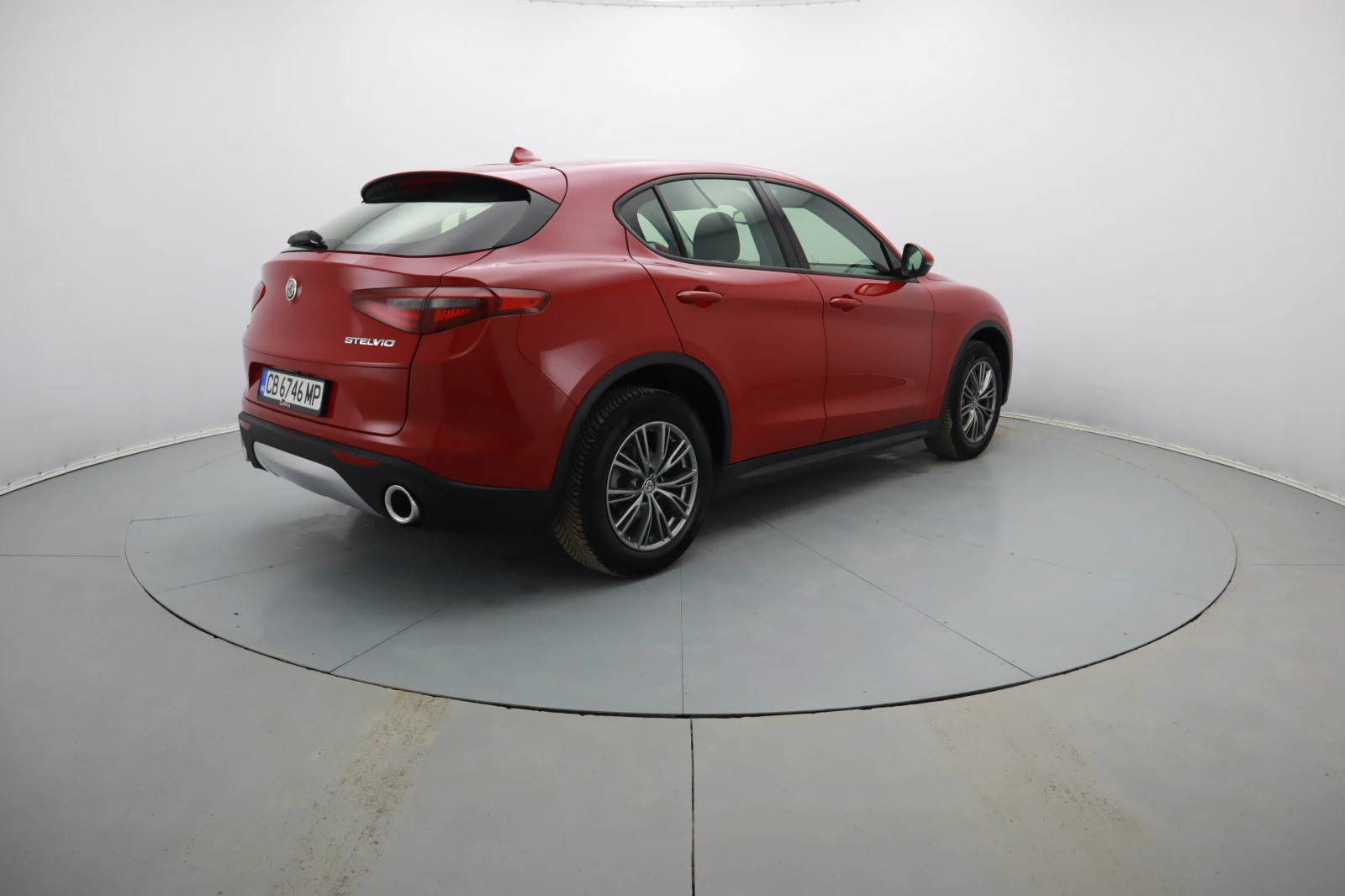 Alfa Romeo Stelvio  - изображение 6