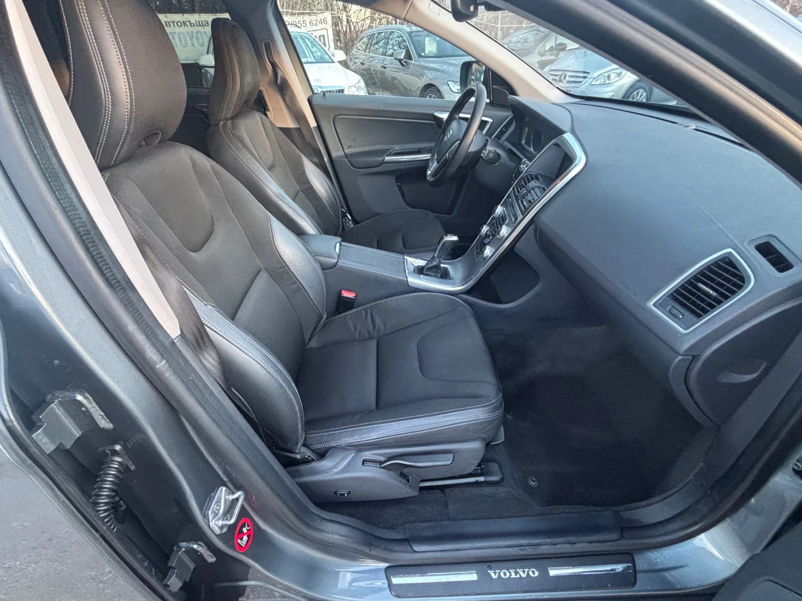 Volvo XC60 2.0 D3 - изображение 10