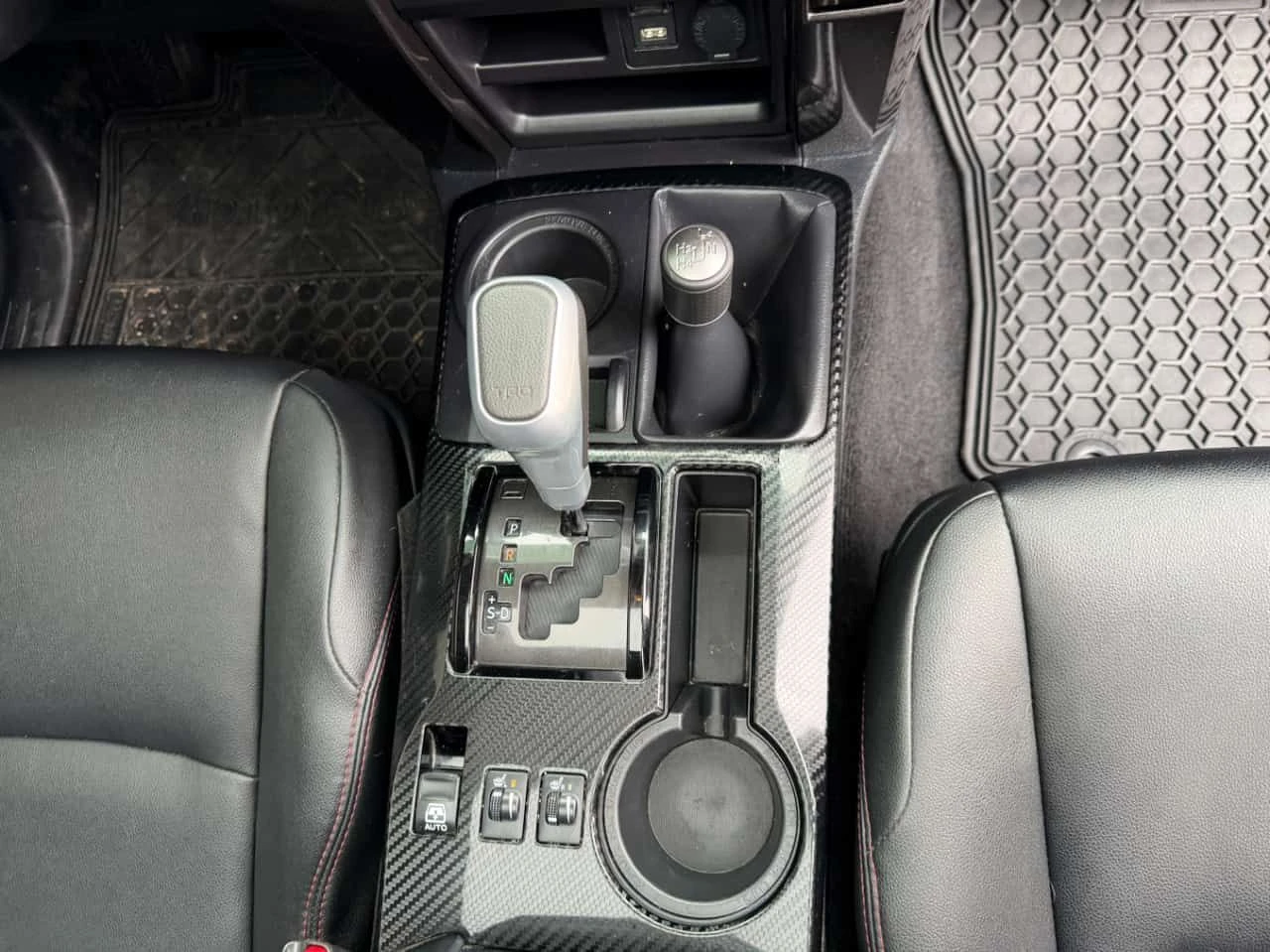 Toyota 4runner 4WD  CARFAX, снимка 11 - Автомобили и джипове - 54128432