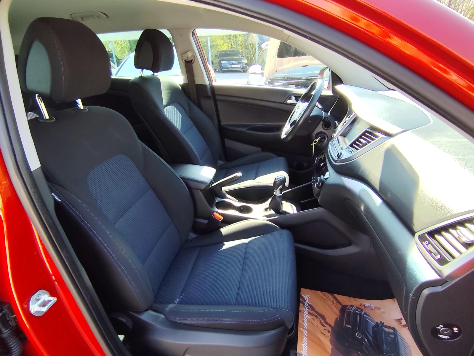 Hyundai Tucson 1.6GDi* LED* NAVI* KAMERA* , снимка 13 - Автомобили и джипове - 54339629