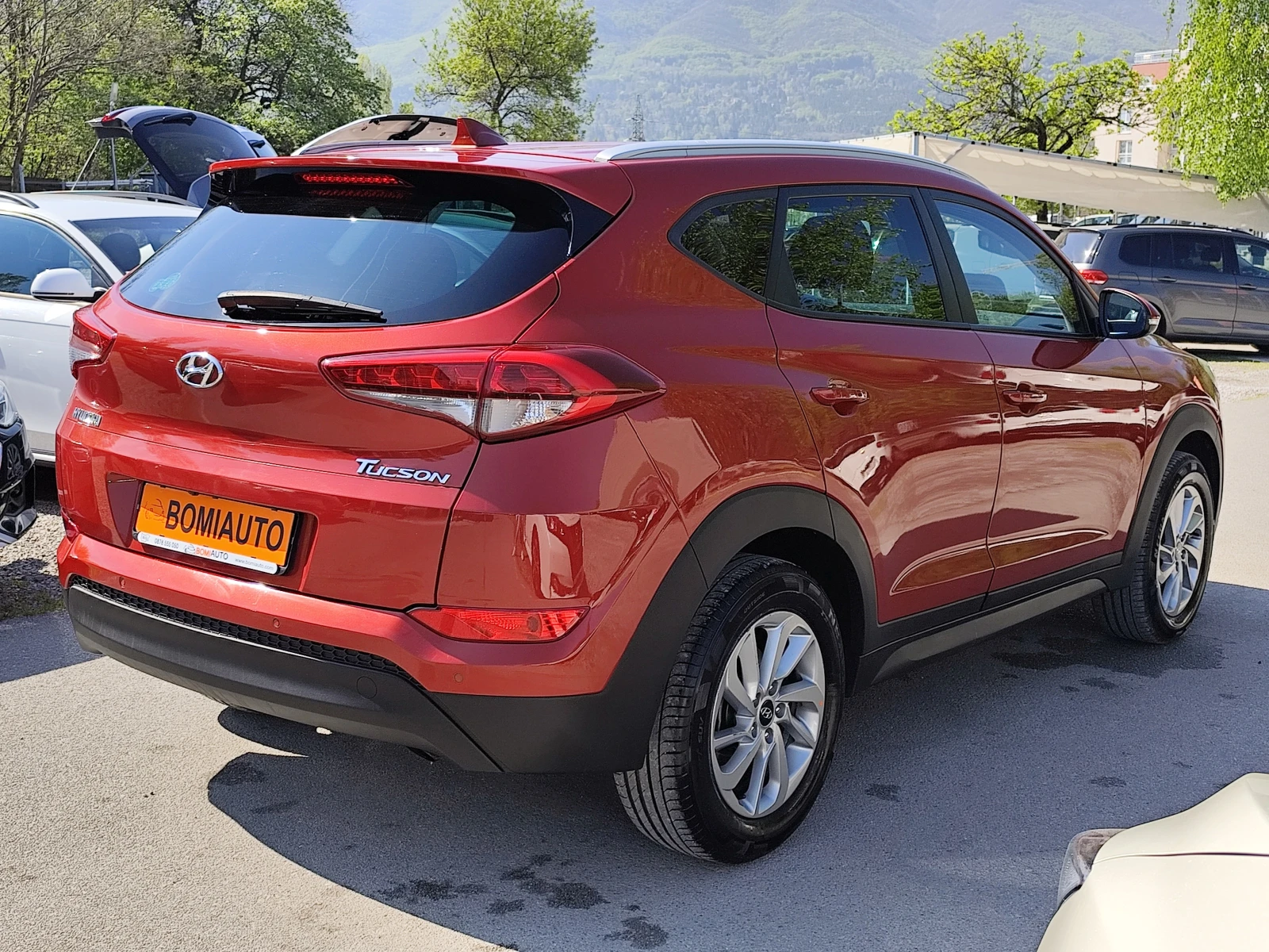 Hyundai Tucson 1.6GDi* LED* NAVI* KAMERA* , снимка 4 - Автомобили и джипове - 54339629