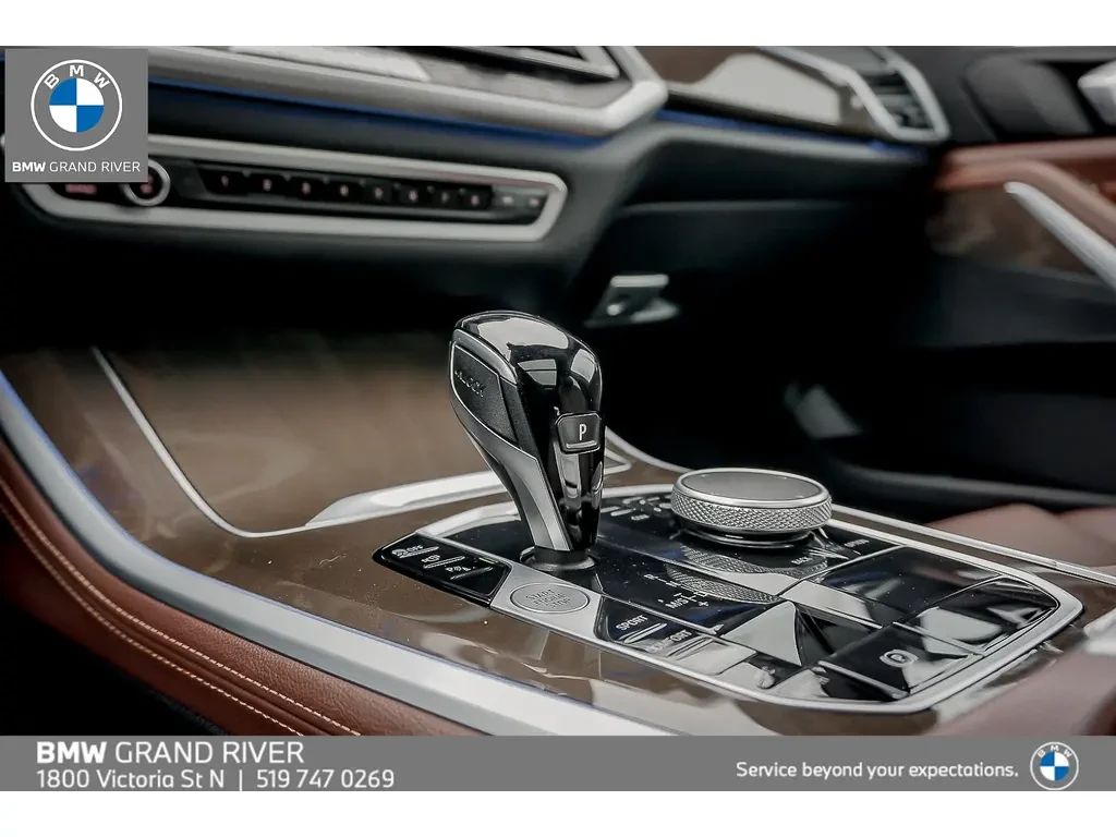 BMW X5 xDrive40i* Premium* DIGITAL* Кожа* Пано* Нави* 360, снимка 11 - Автомобили и джипове - 54413237