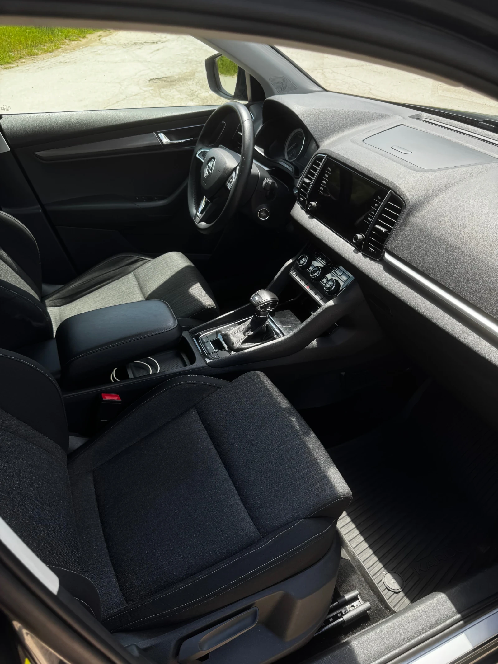 Skoda Karoq 1.6TDI, снимка 8 - Автомобили и джипове - 54956473
