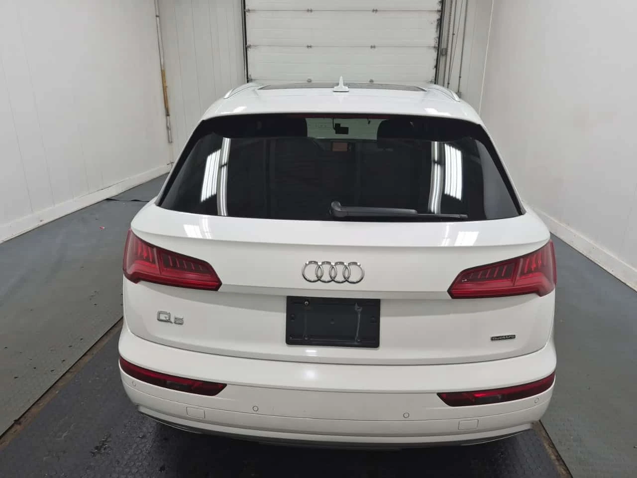 Audi Q5 Progressiv/CARFAX/Панорама/Памет/Подгрев/, снимка 6 - Автомобили и джипове - 55004646