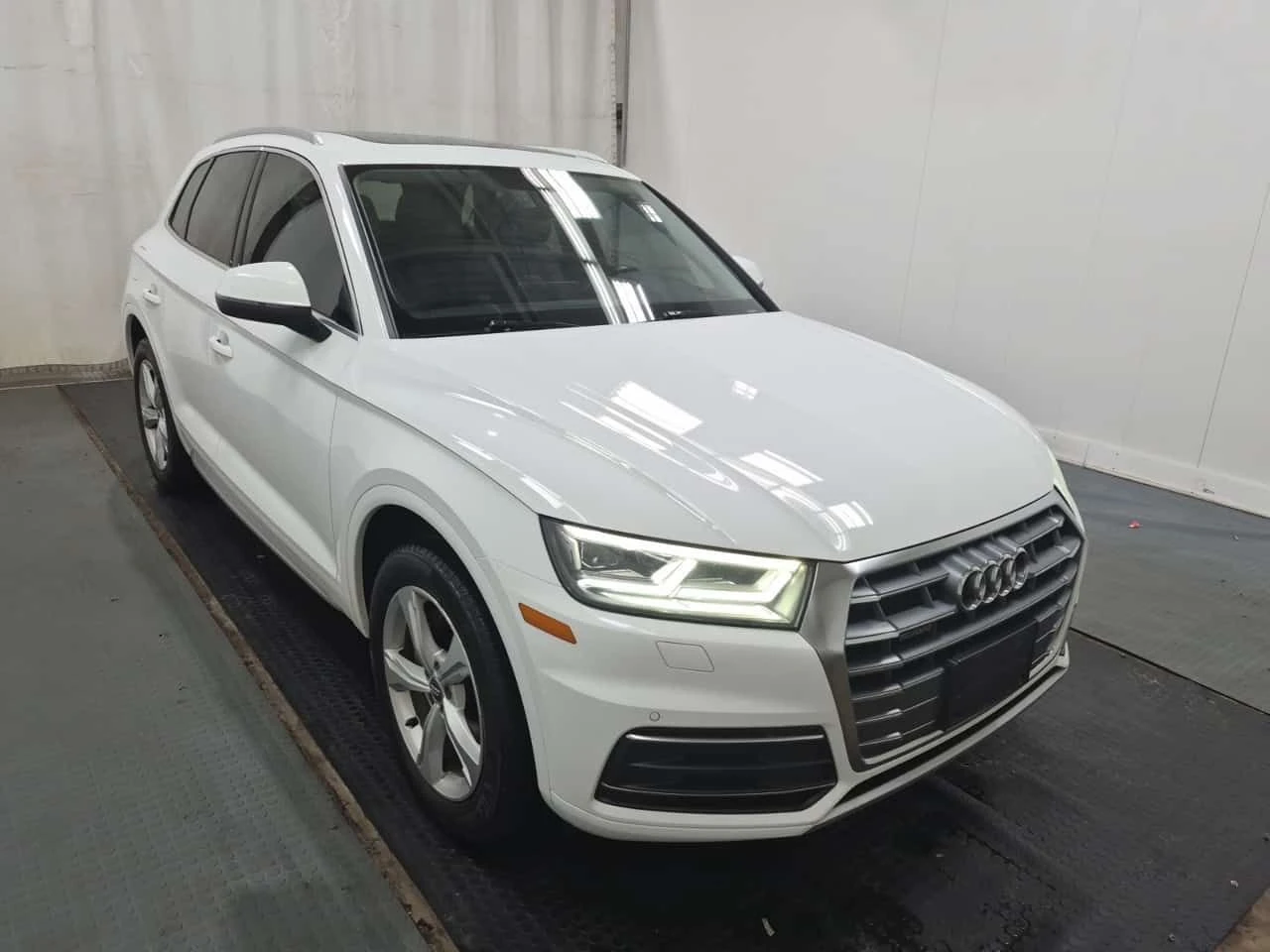Audi Q5 Progressiv/CARFAX/Панорама/Памет/Подгрев/, снимка 2 - Автомобили и джипове - 55004646