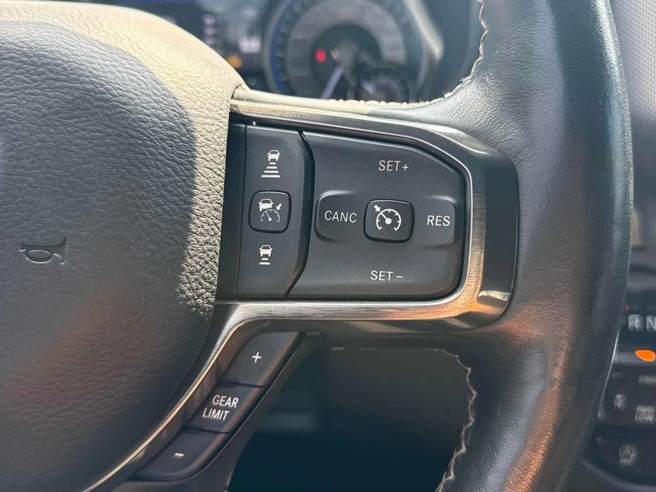 Dodge RAM 1500 * Limited * АВТОКРЕДИТ БЕЗ ПЪРВОНАЧАЛНА ВНОСКА* , снимка 14 - Автомобили и джипове - 55342176