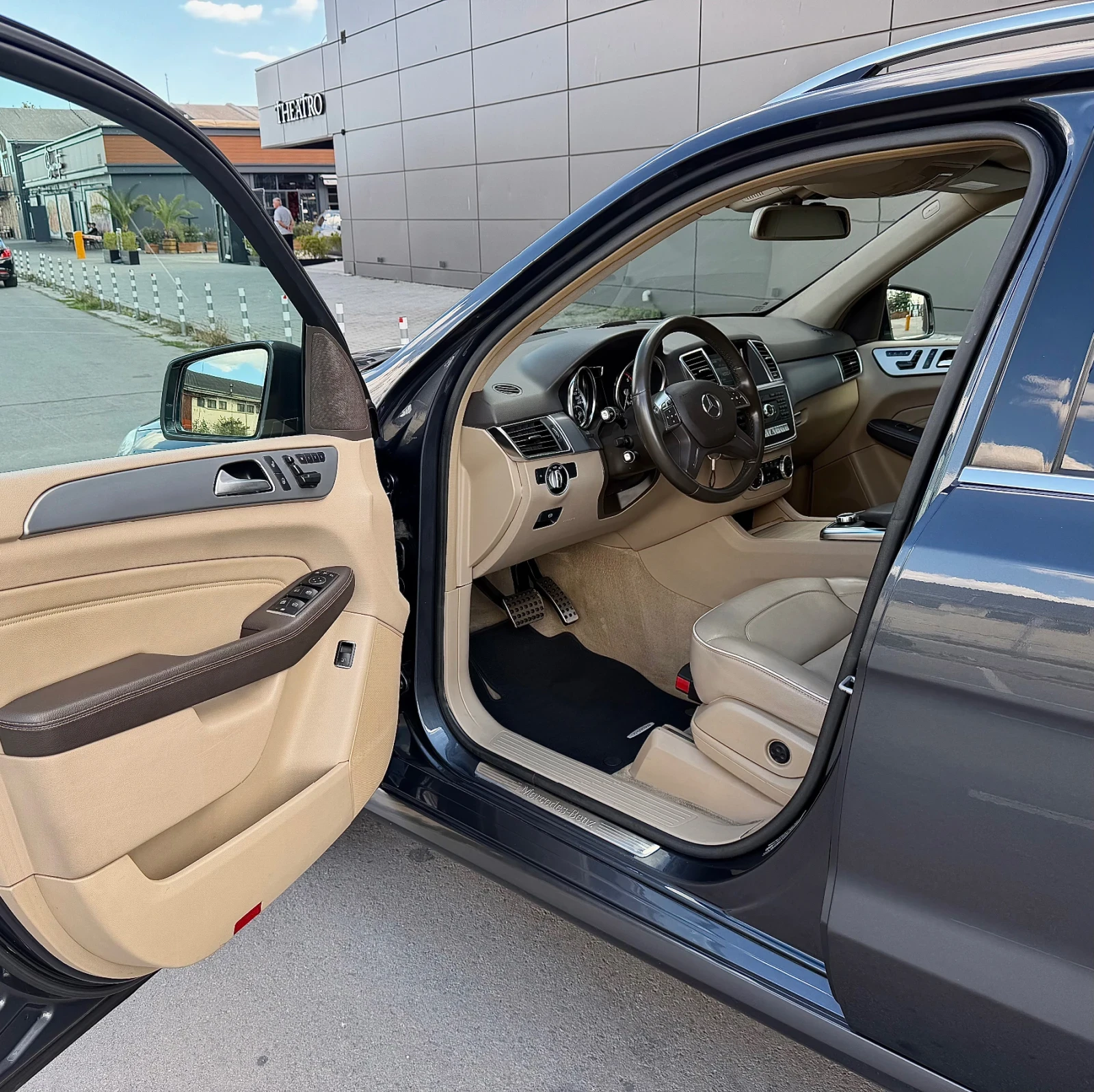 Mercedes-Benz ML 350 CDI AMG 3хTV Панорама Пружини Memory, снимка 4 - Автомобили и джипове - 56215102