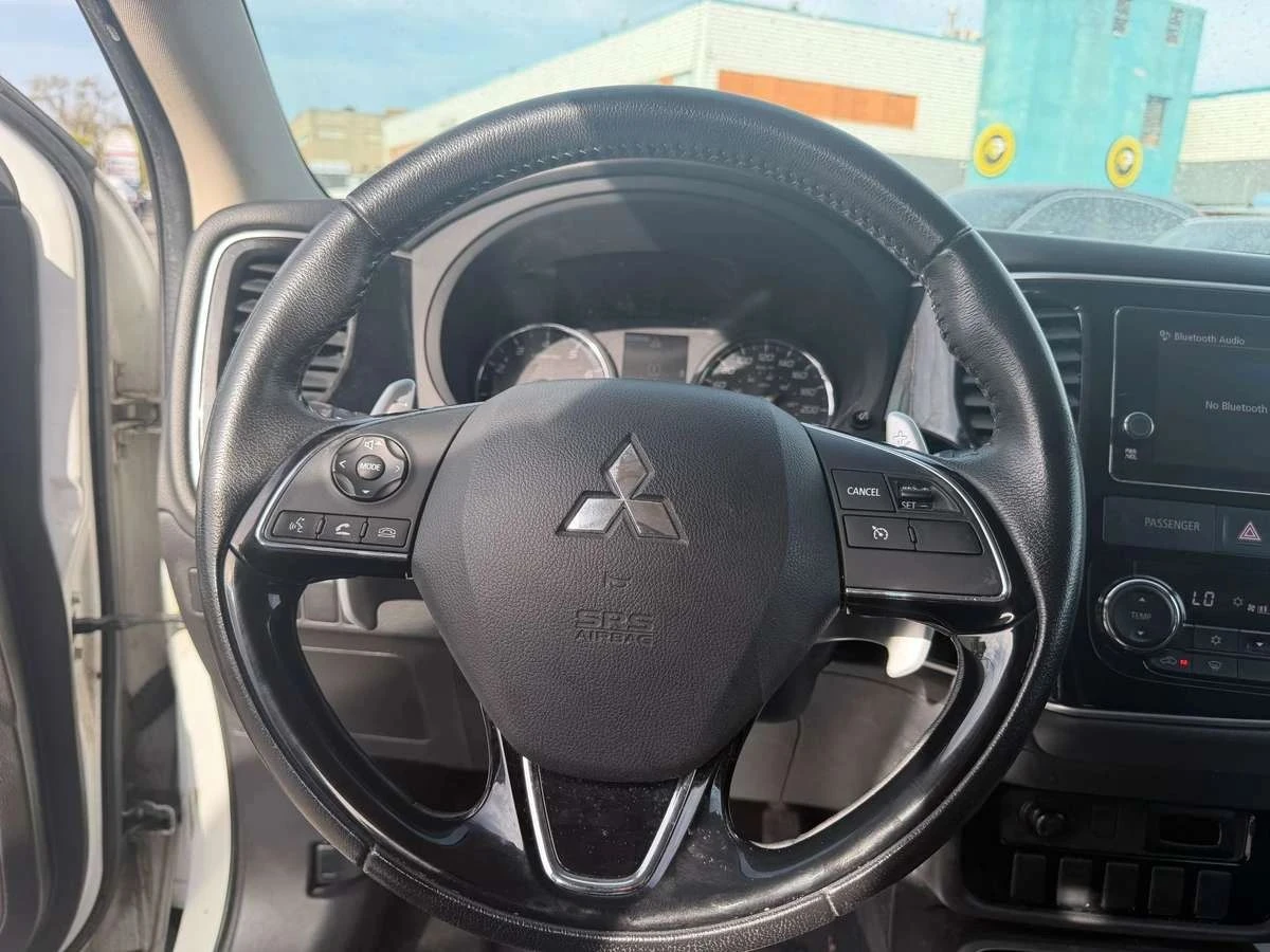 Mitsubishi Outlander, снимка 13 - Автомобили и джипове - 56716859