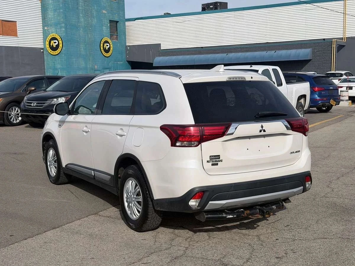 Mitsubishi Outlander, снимка 7 - Автомобили и джипове - 56716859