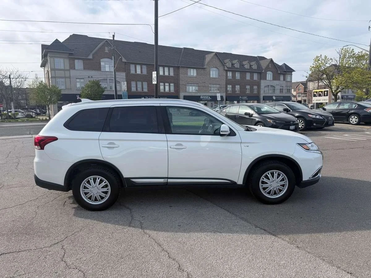 Mitsubishi Outlander, снимка 3 - Автомобили и джипове - 56716859